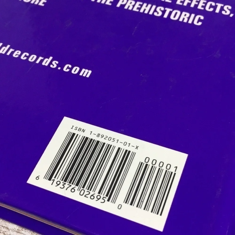 Guinness World Records 2001 Hardcover Book Purple Vintage Y2K Pop Culture
